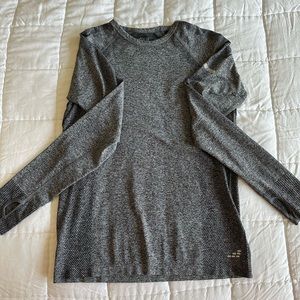 Long sleeve Heather gray Athliesure top